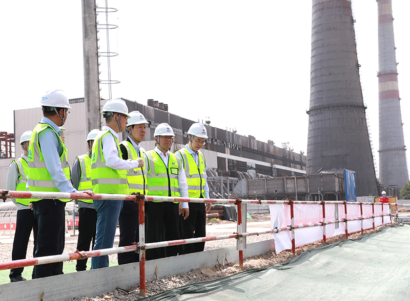 丁焰章深入公司承建的阿拉木圖2號電站項目現場調研.jpg